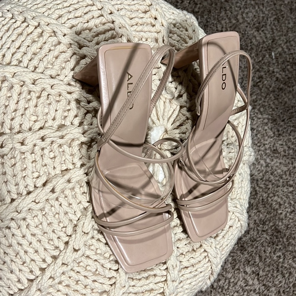 Aldo nude heels - Picture 2 of 4